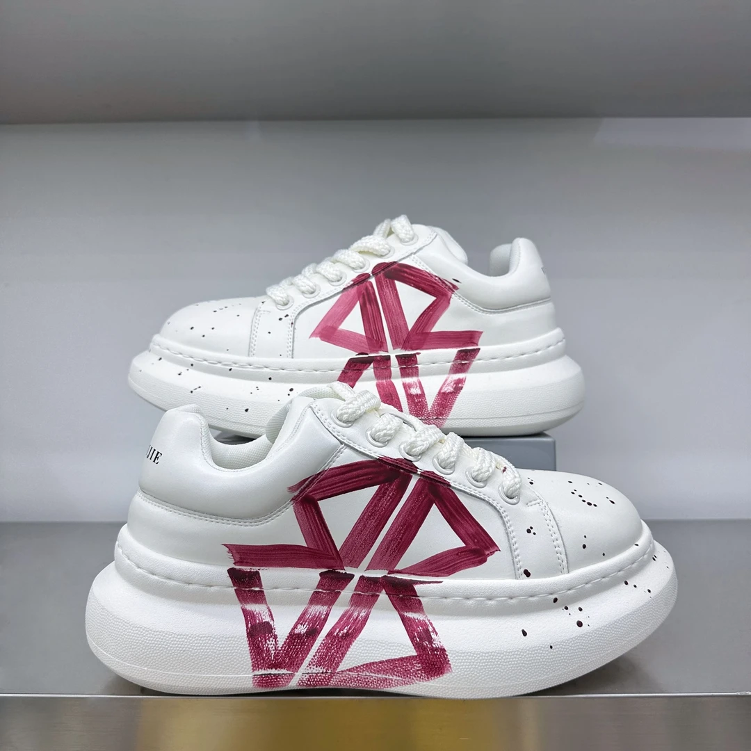 2025秋季新款男友风增高潮牌设计师款休闲板鞋低帮情侣百搭潮鞋