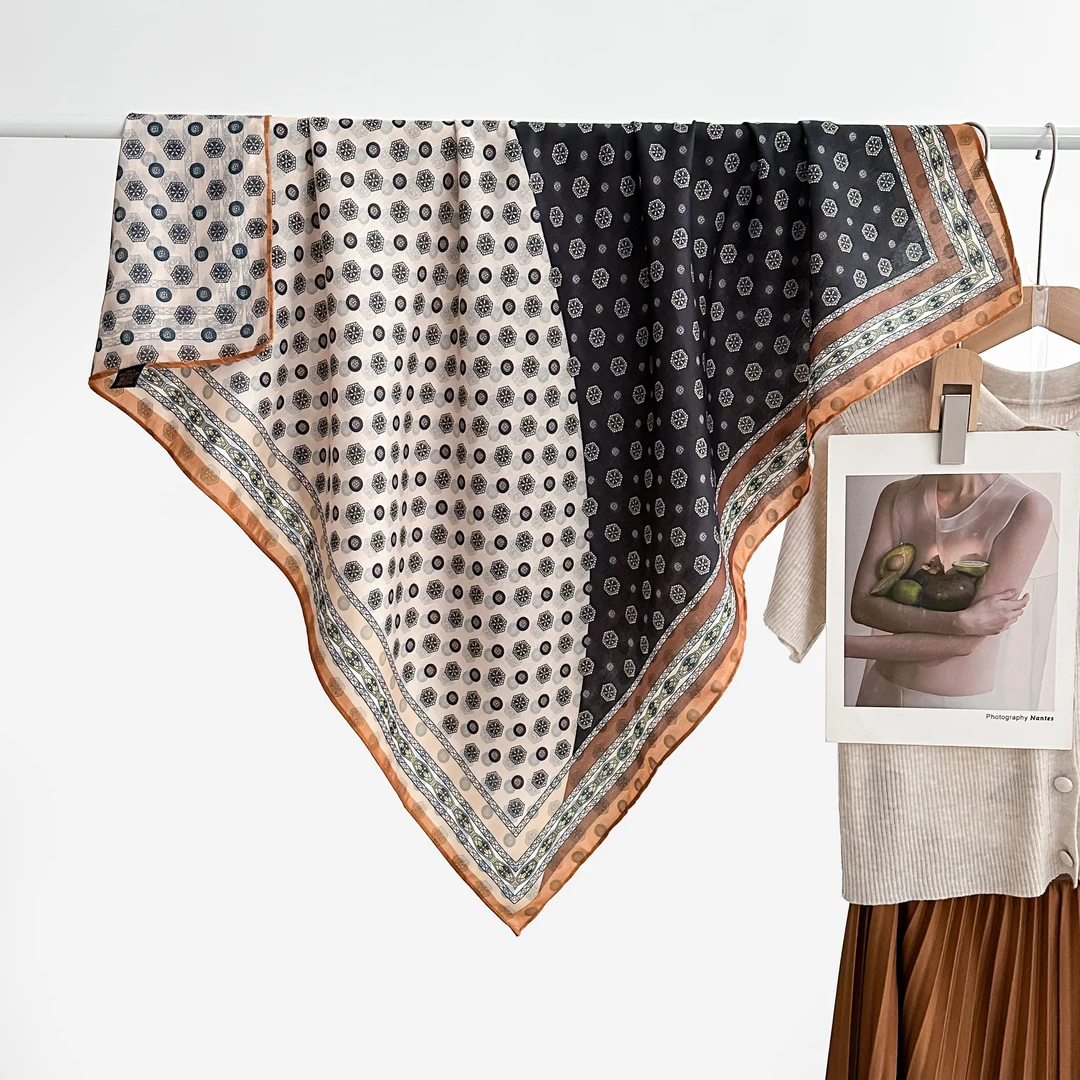 P12【元宝】新款棉料双面85*85围巾方巾