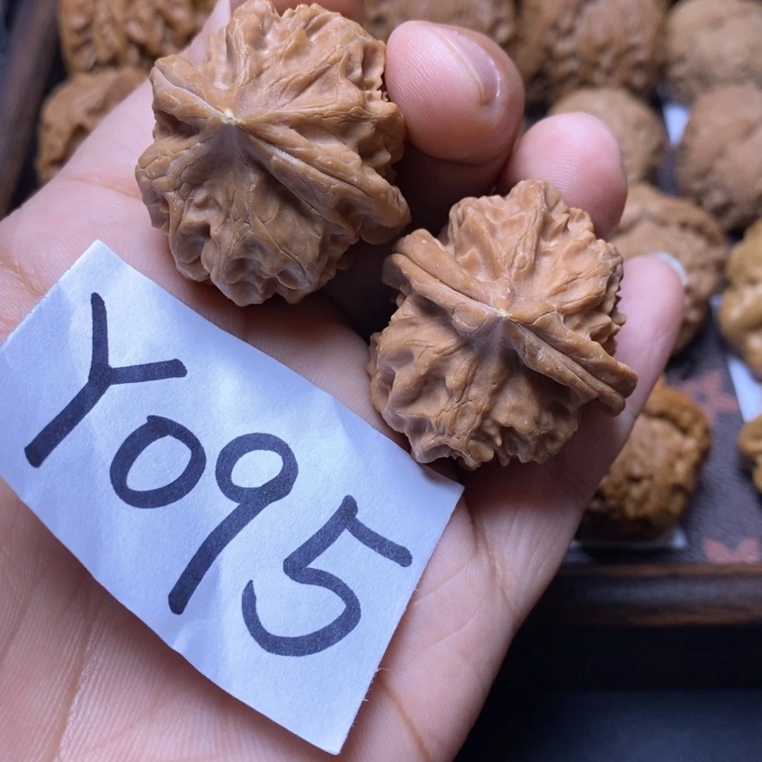 文玩核桃把件35尺曹大龙
