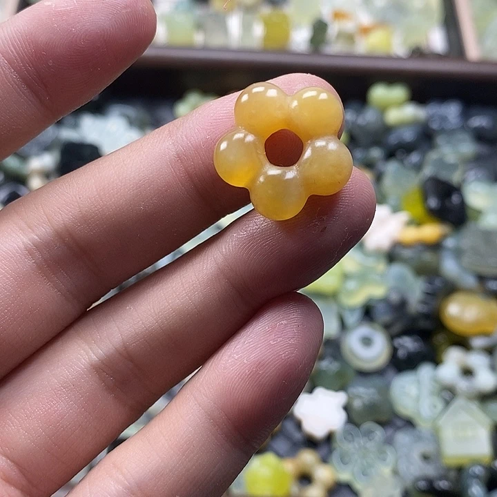 *****蛇纹石玉未镶嵌颈饰