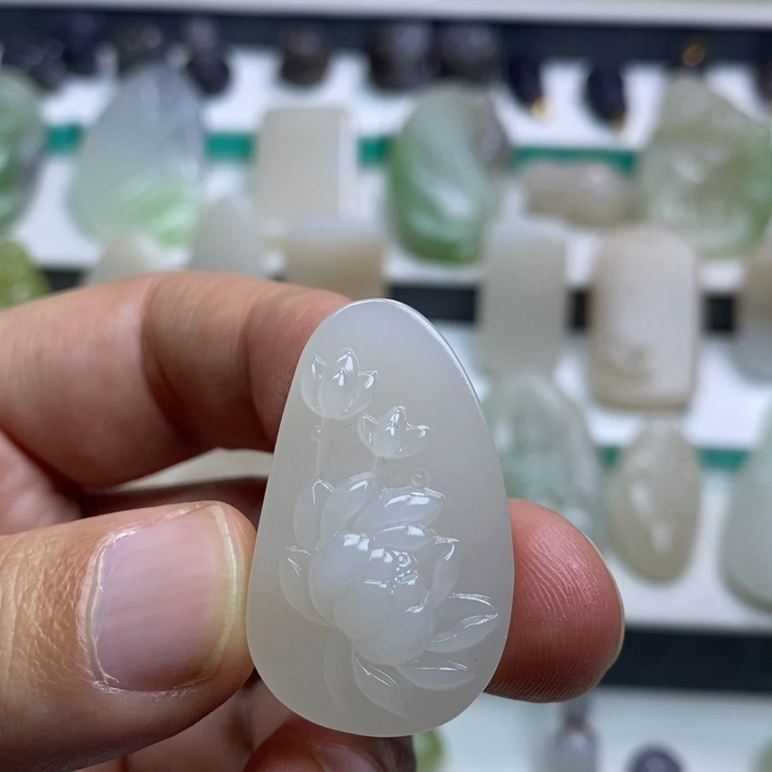 和田玉未镶嵌颈饰