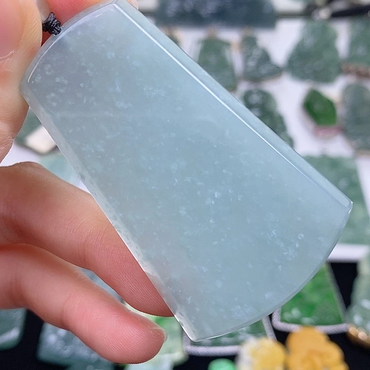 翡翠未镶嵌颈饰000000000014