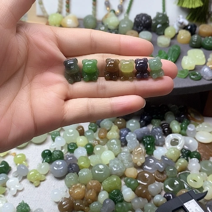 未镶嵌和田玉挂件小熊98一个多样性发其一