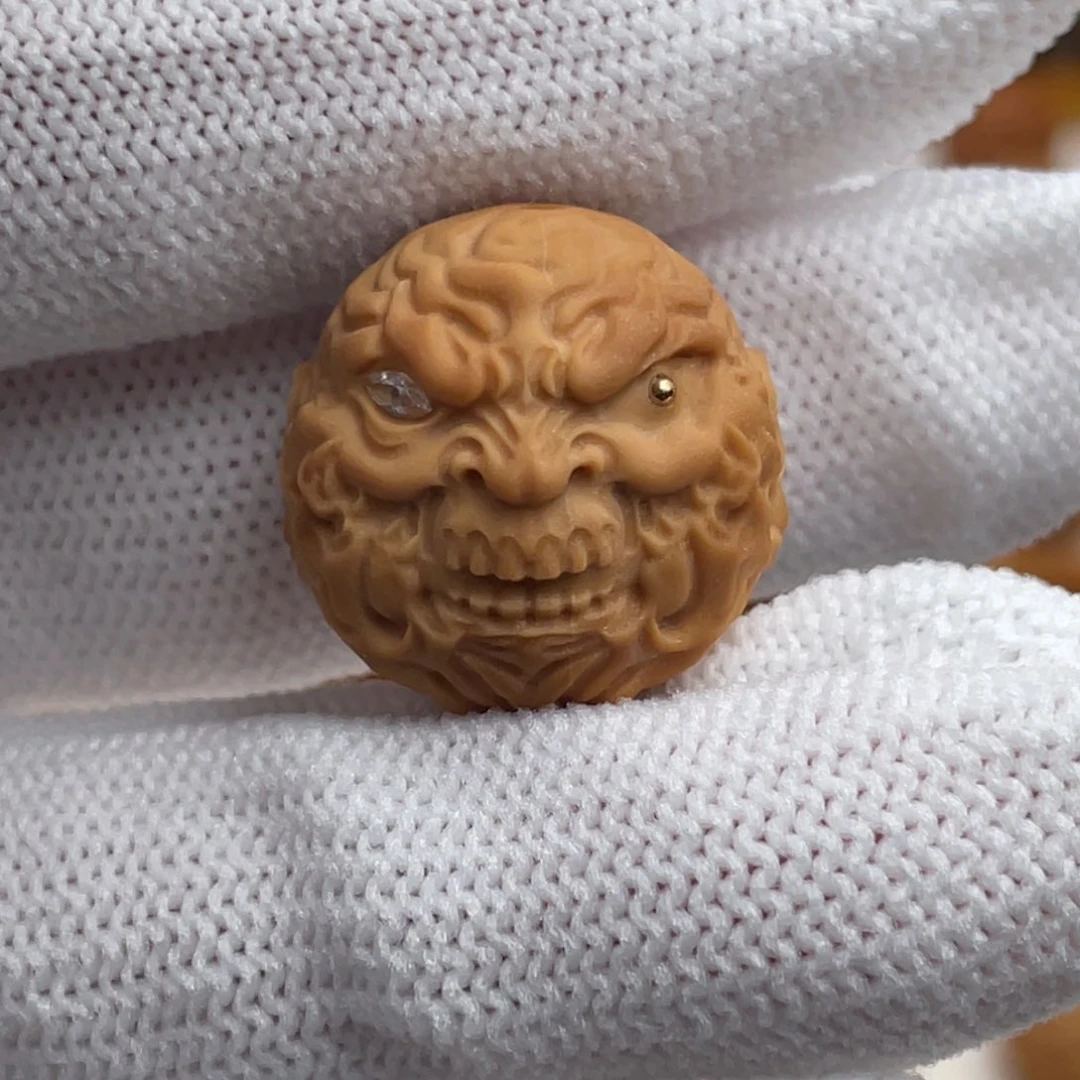 文玩核桃吊坠猴头核桃雕刻