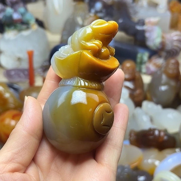 耿***成玛瑙/玉髓未镶嵌饰品