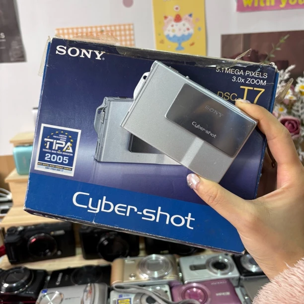 9新 Sony/索尼 索尼t7带原盒滑盖相机500万像素清透白皙