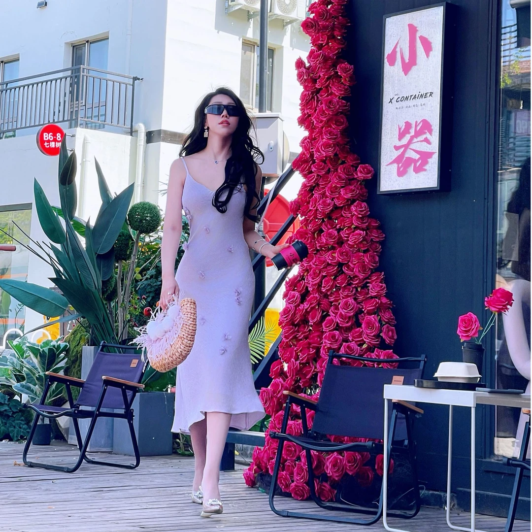 【紫棠花颜】2025新款立体雕花显瘦收腰性感连衣裙时尚气质修身夏季