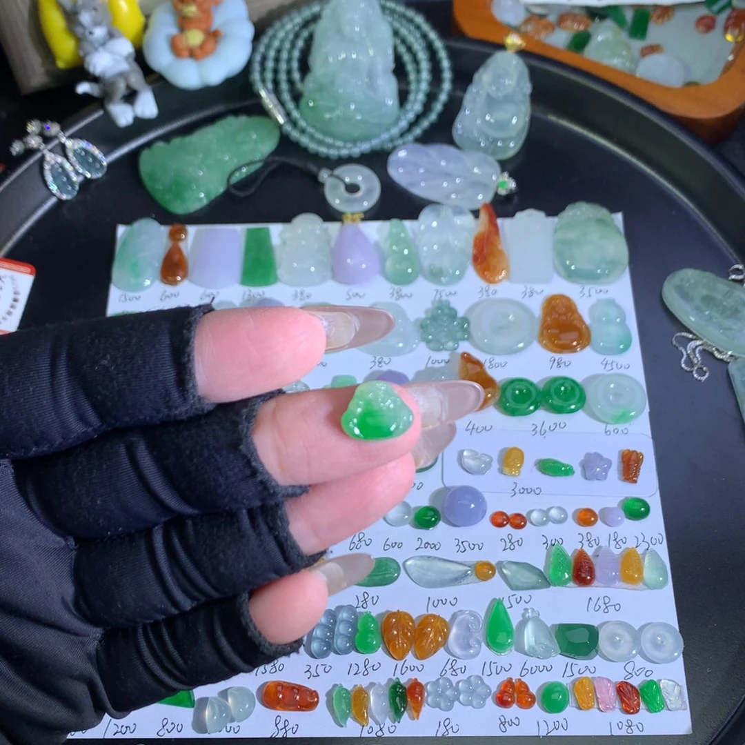 翡翠未镶嵌吊坠(不含链)绿佛