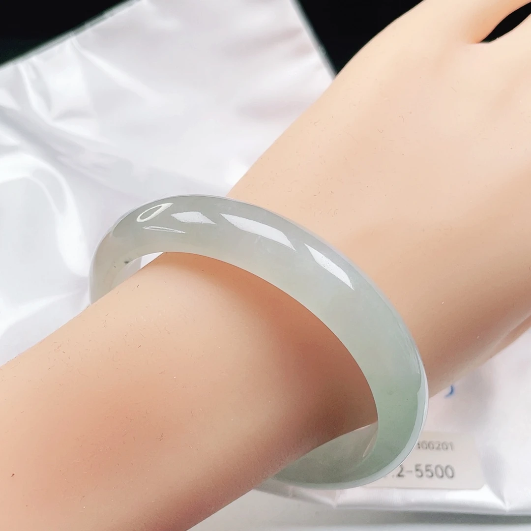 翡翠未镶嵌手镯（贵妃镯）57➕圈口