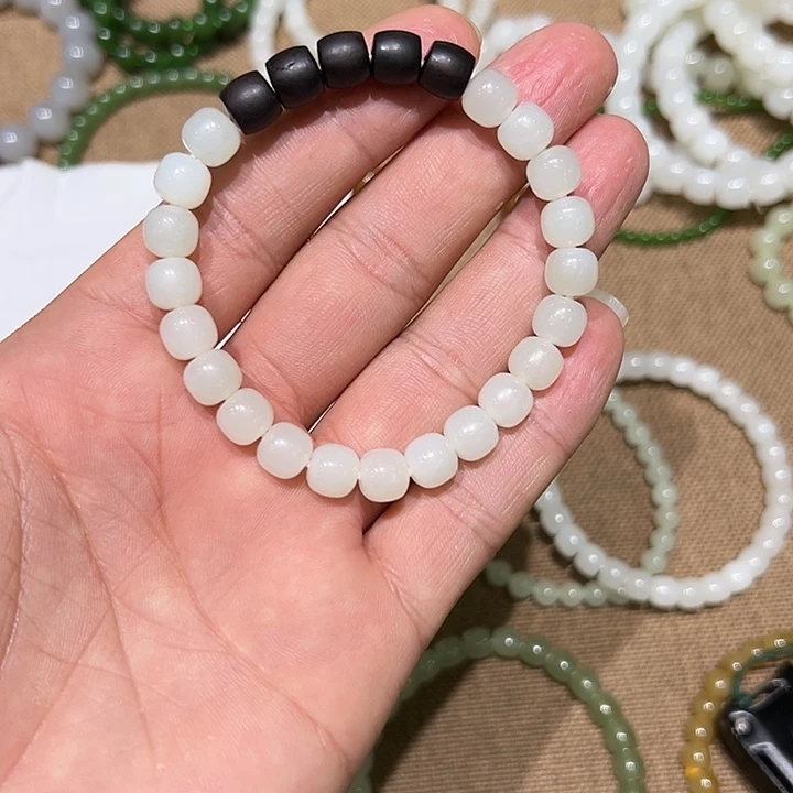 和田玉未镶嵌手串