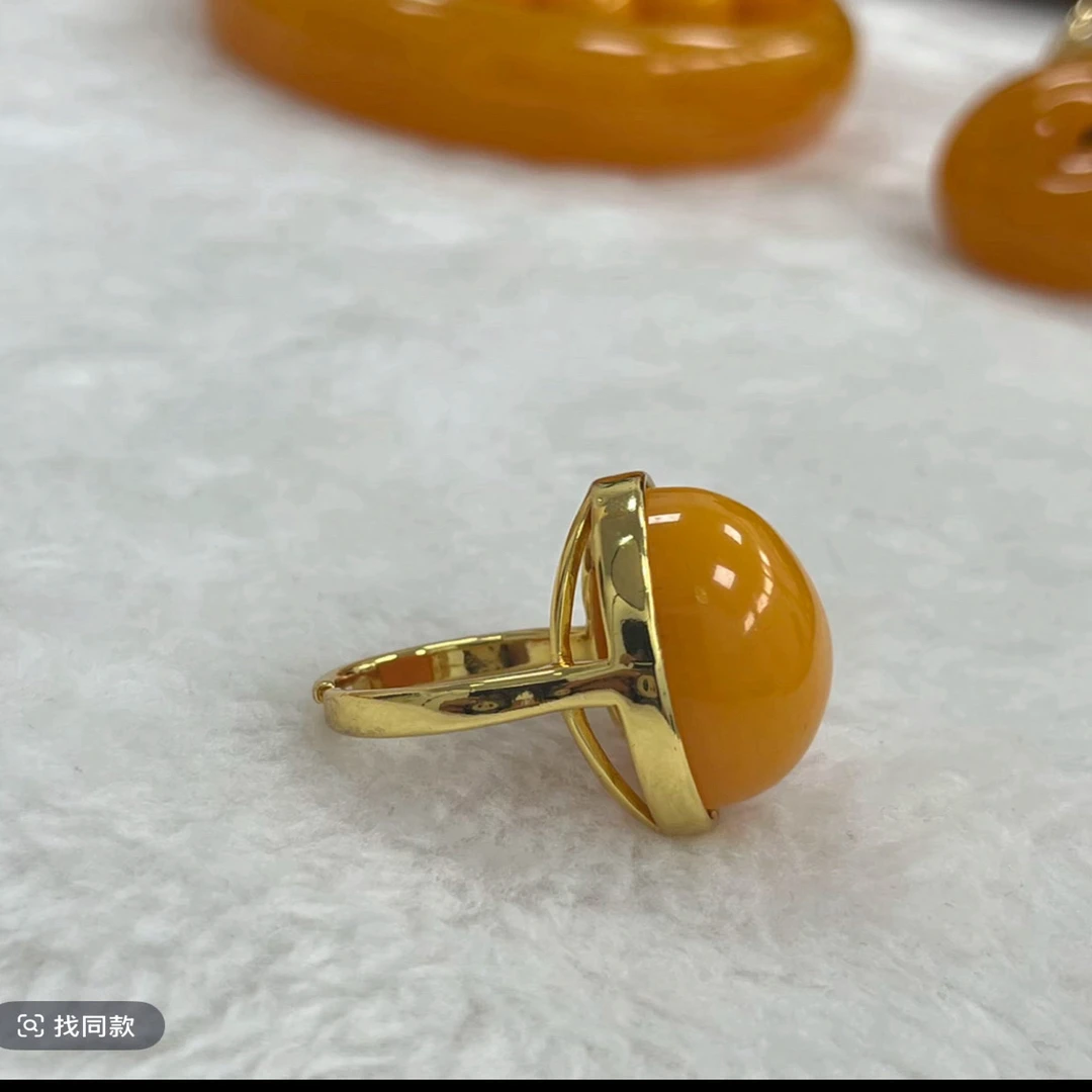 w000 咕巴精美活扣戒指一个