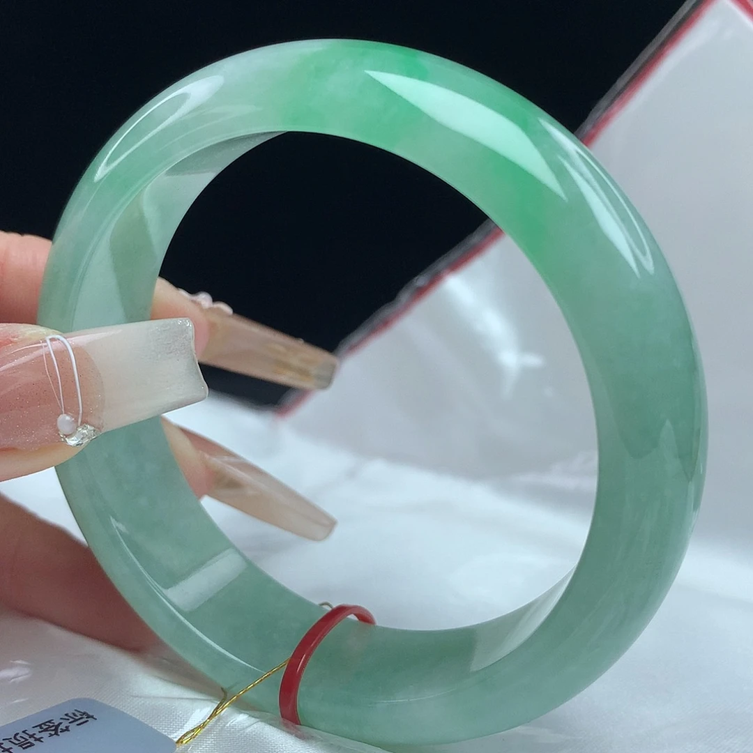 翡翠手镯未镶嵌56轮胎0105