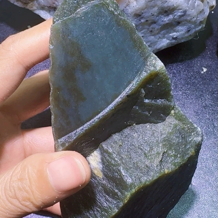 未镶嵌和田玉（糖玉）珠宝半成品