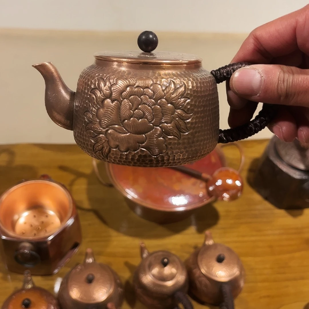 手工锻打工艺錾刻复古小泡壶