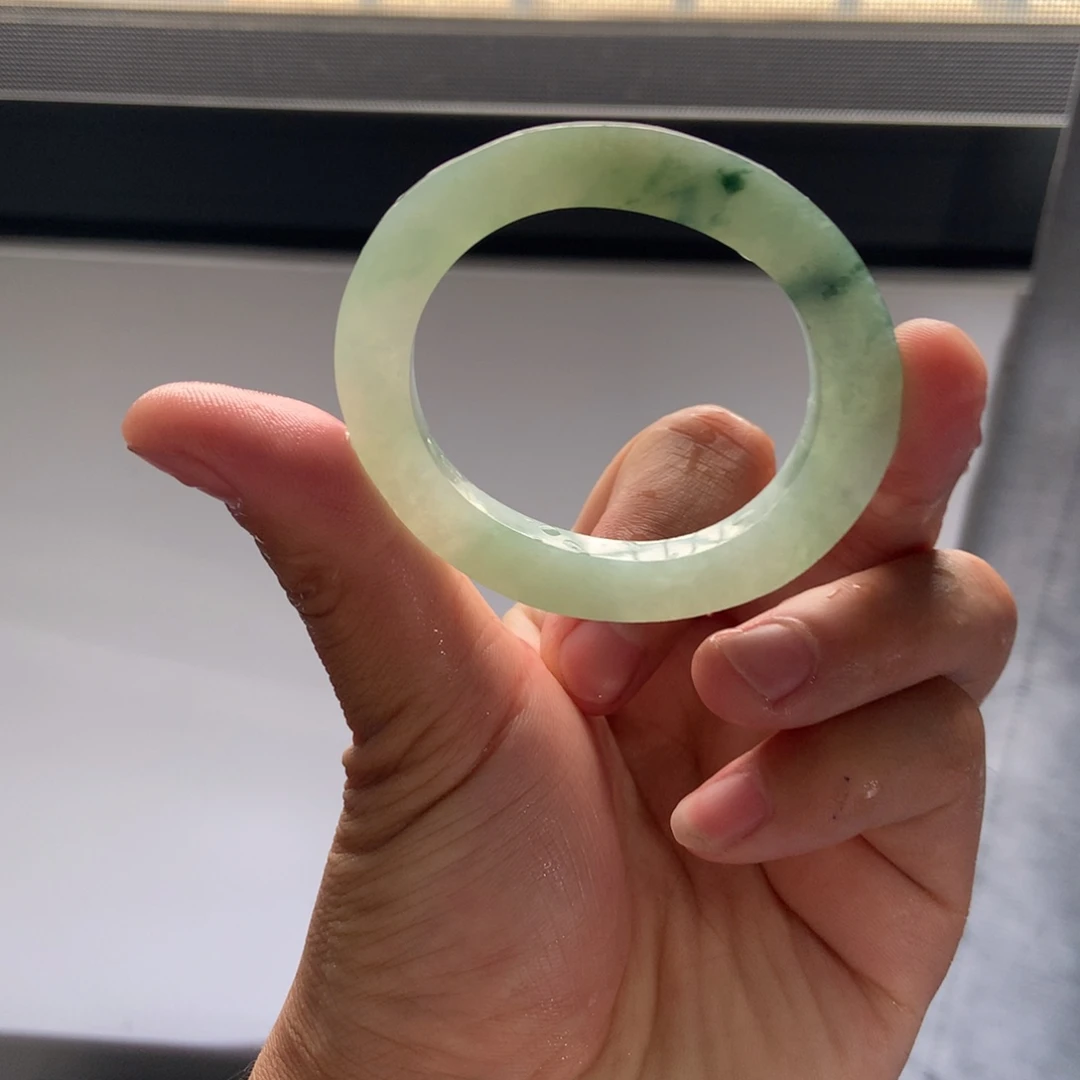 定制翡翠未镶嵌翡翠手镯