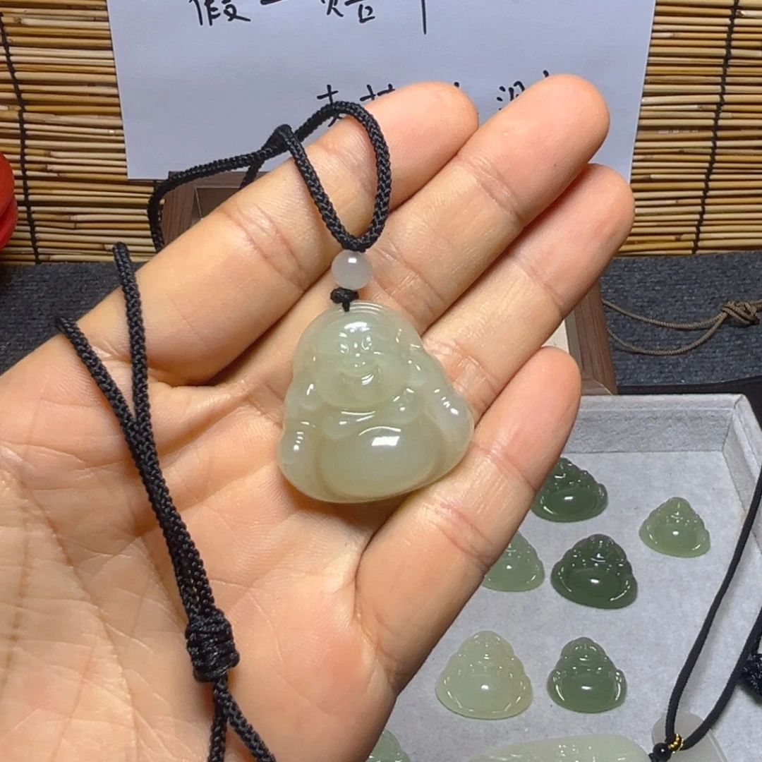 有***鱼颈饰未镶嵌和田玉