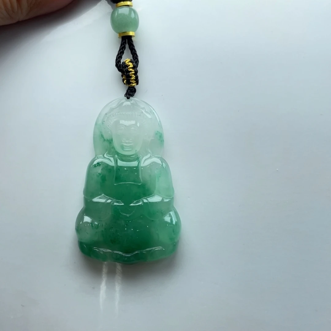 颈饰未镶嵌石英质玉