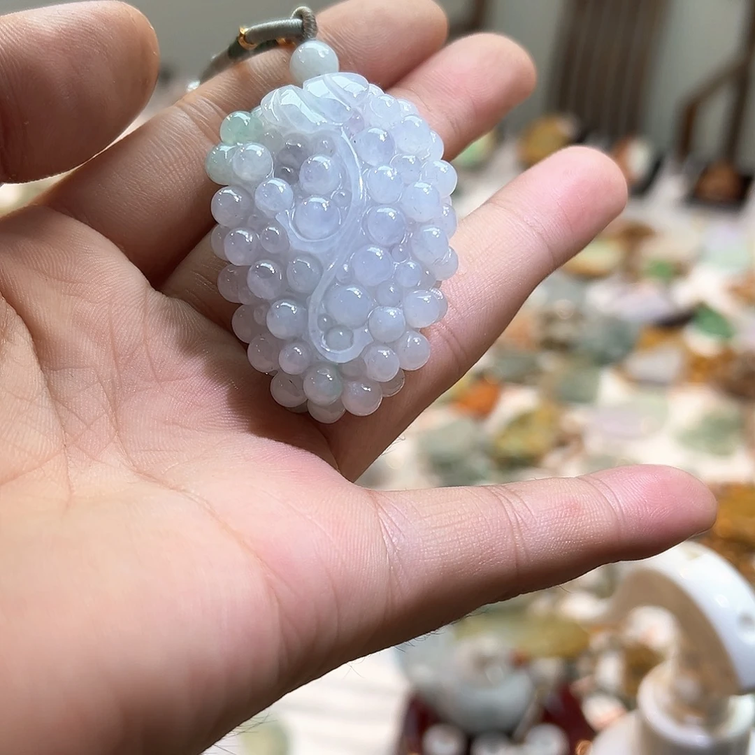 翡翠未镶嵌颈饰挂件