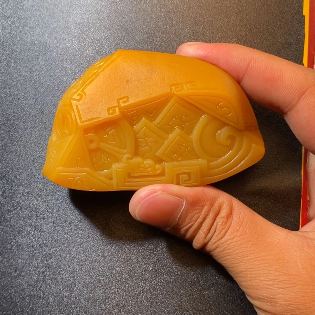 石英质玉颈饰未镶嵌石*