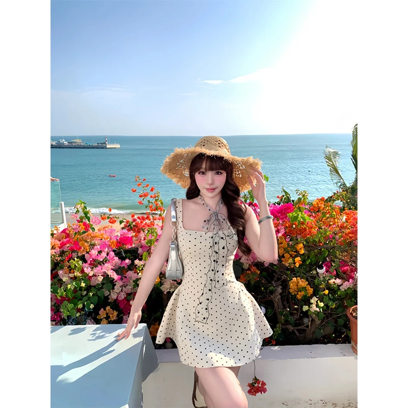 纯欲时尚辣妹收腰A字显瘦短裙女春季2025新款波点蓬蓬吊带连衣裙