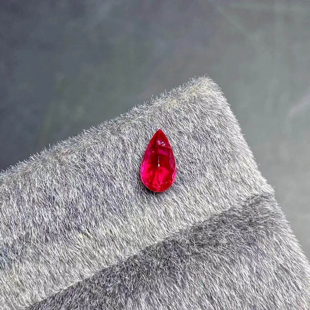 天然无烧鸽血红宝石 1.02克拉