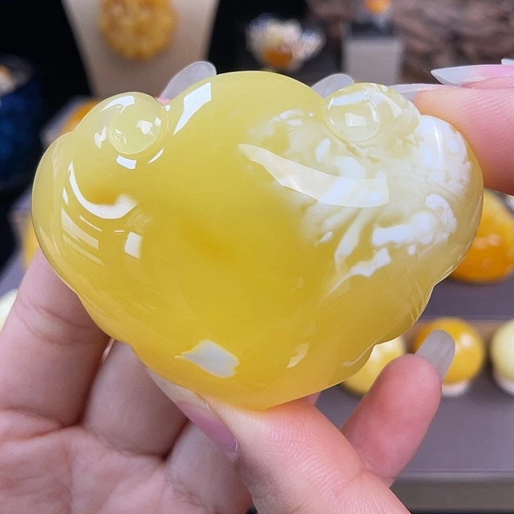 未镶嵌琥珀珠宝奇石