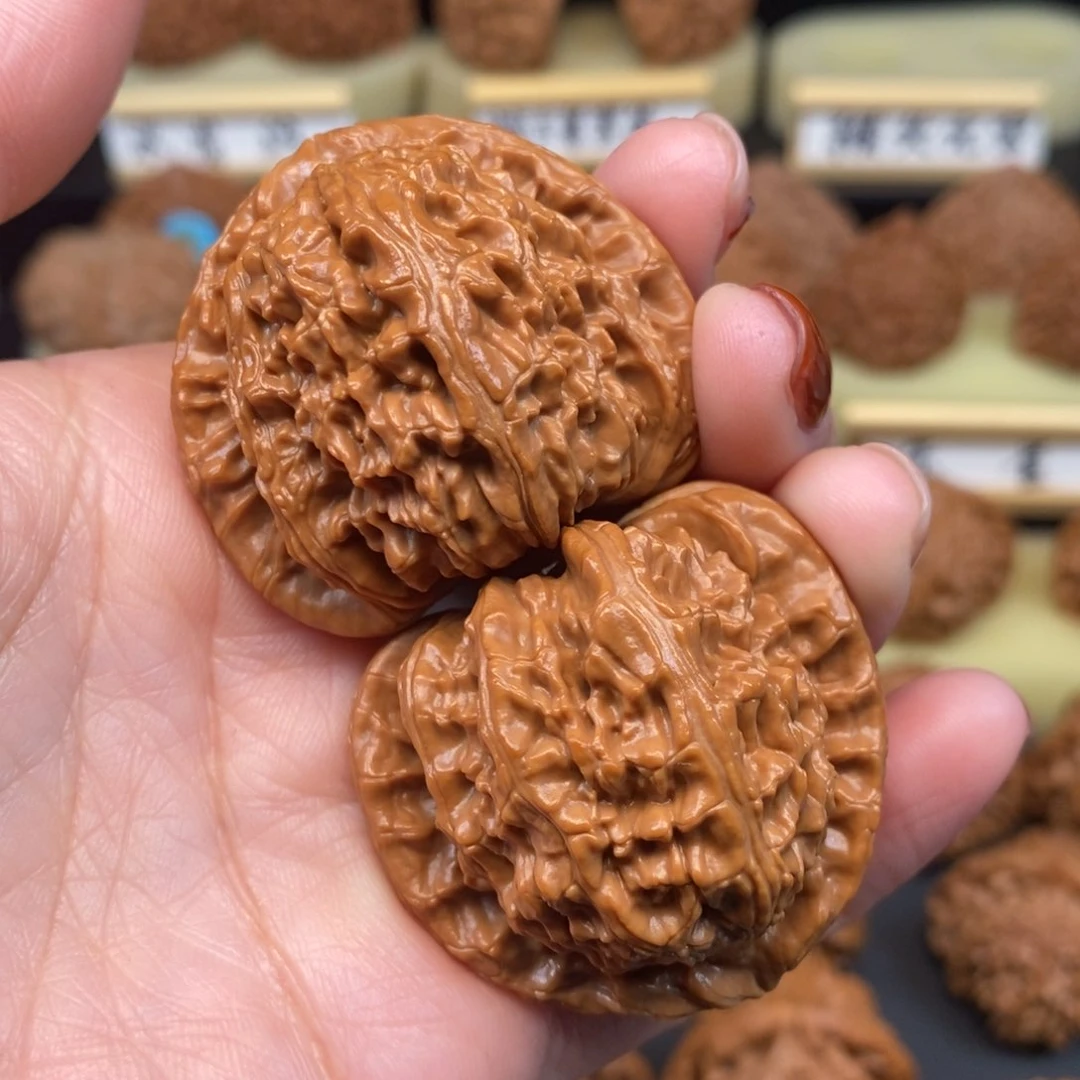 吊坠文玩核桃天*三角白