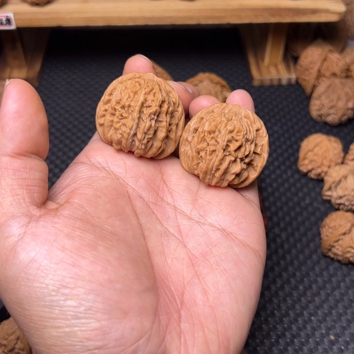 文玩核桃吊坠四座楼