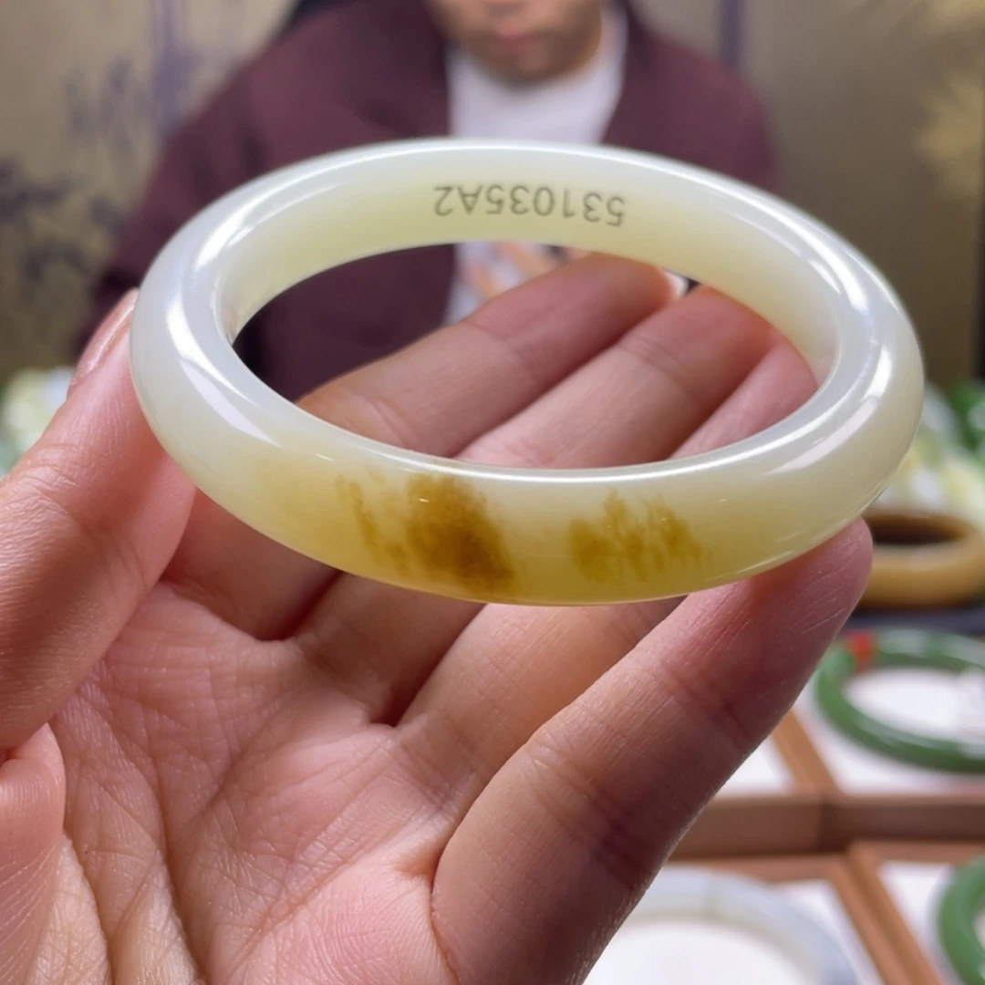 和田玉未镶嵌手镯53圈