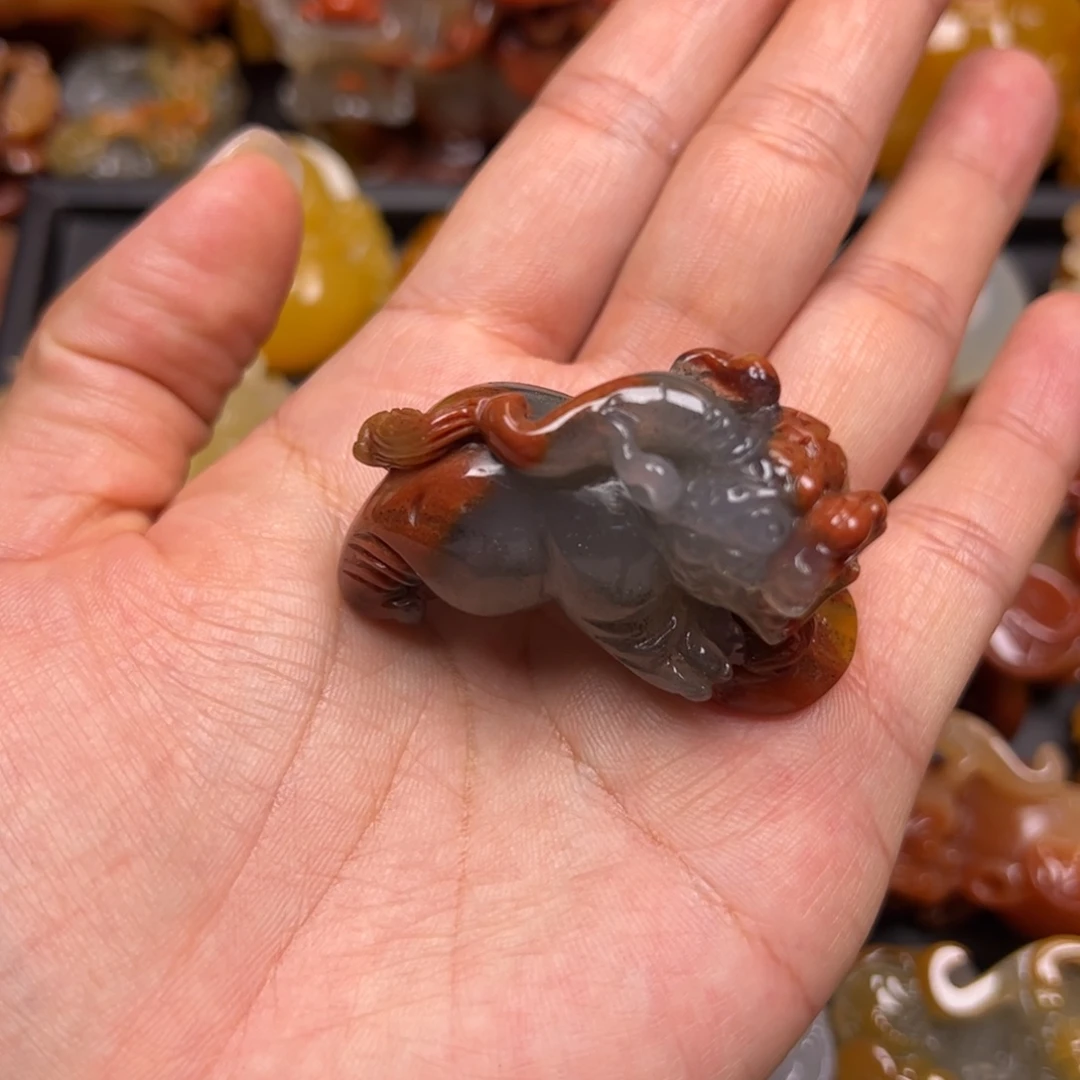 石英质玉（黄龙玉）未镶嵌颈饰