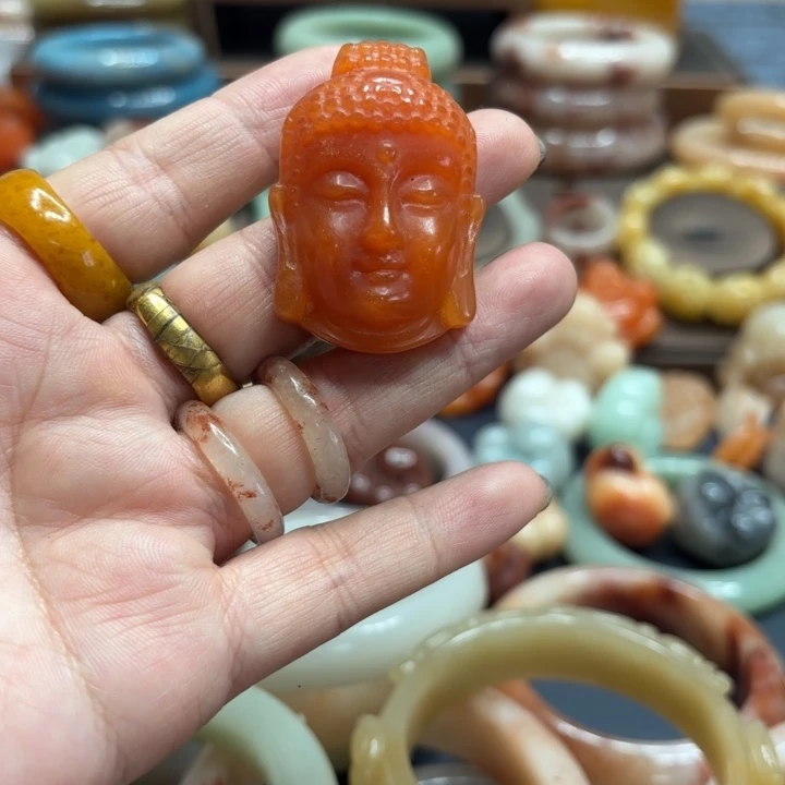 石英岩玉合金颈饰