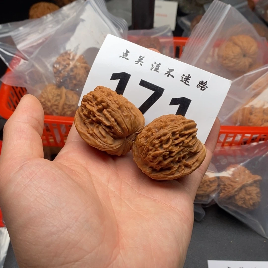 文玩核桃吊坠40楼子