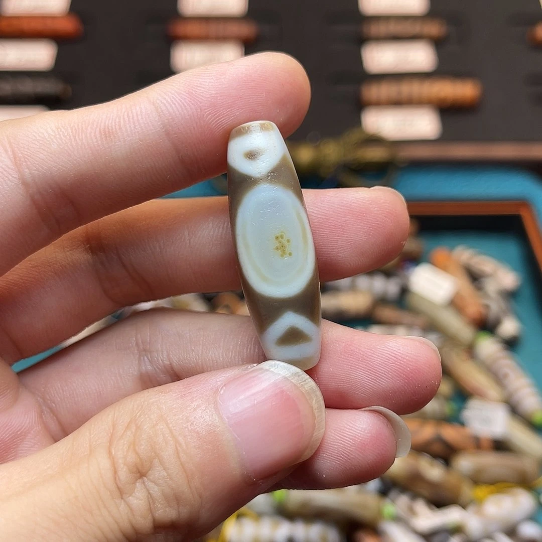 未镶嵌玛瑙/玉髓珠宝半成品聪****菌