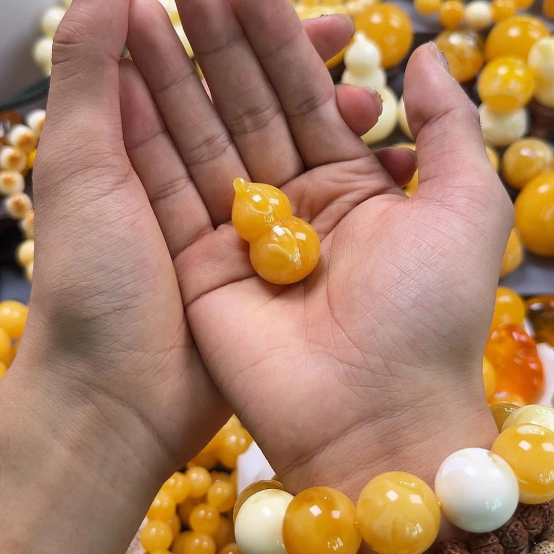 琥珀珠宝奇石未镶嵌