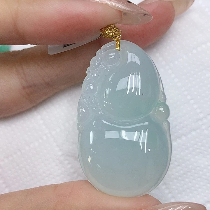 颈饰18K金镶嵌翡翠