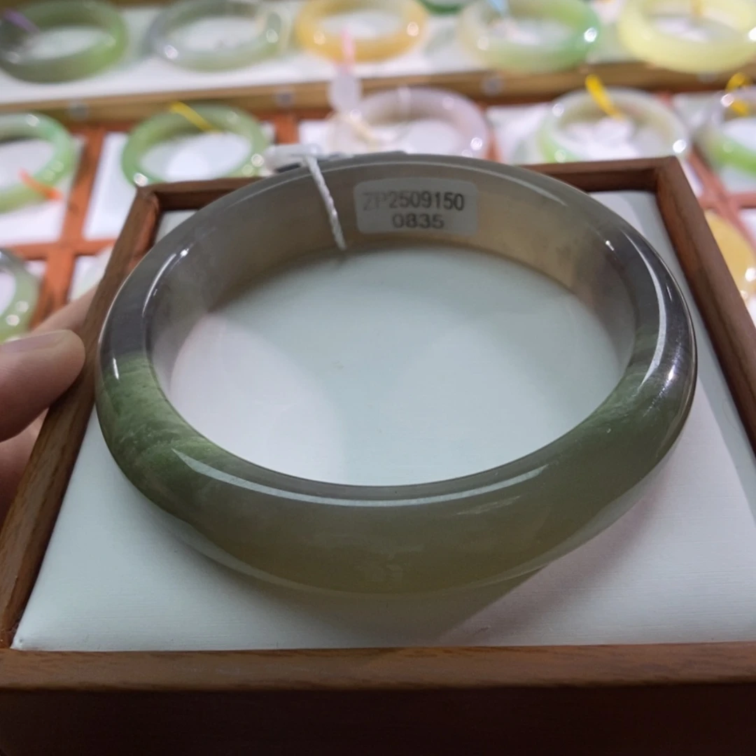 【闪购商品】未镶嵌手镯和田玉（翠青玉）