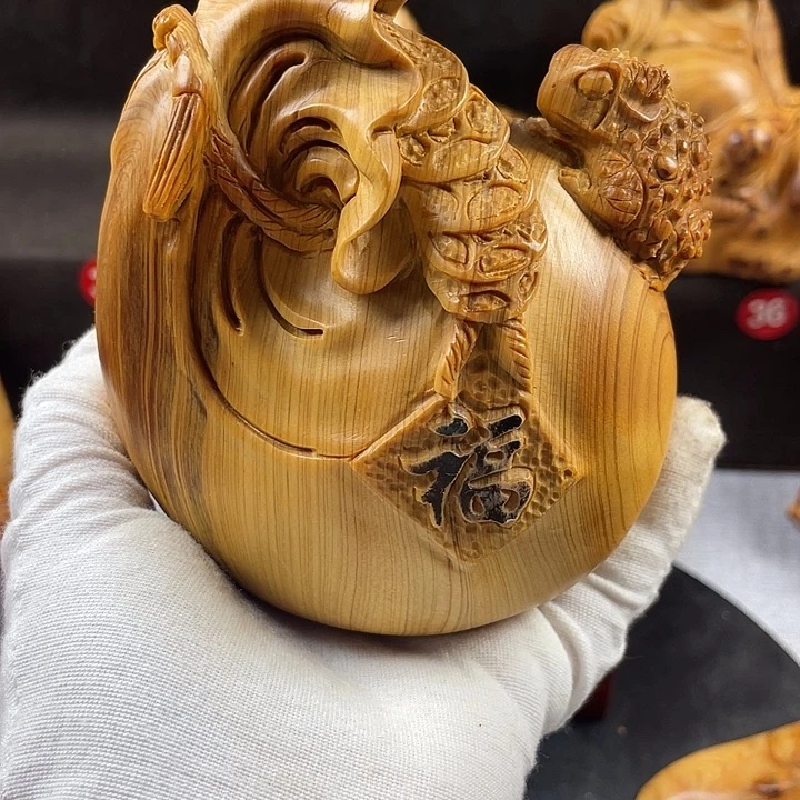 柏木（崖柏）钱袋手把件