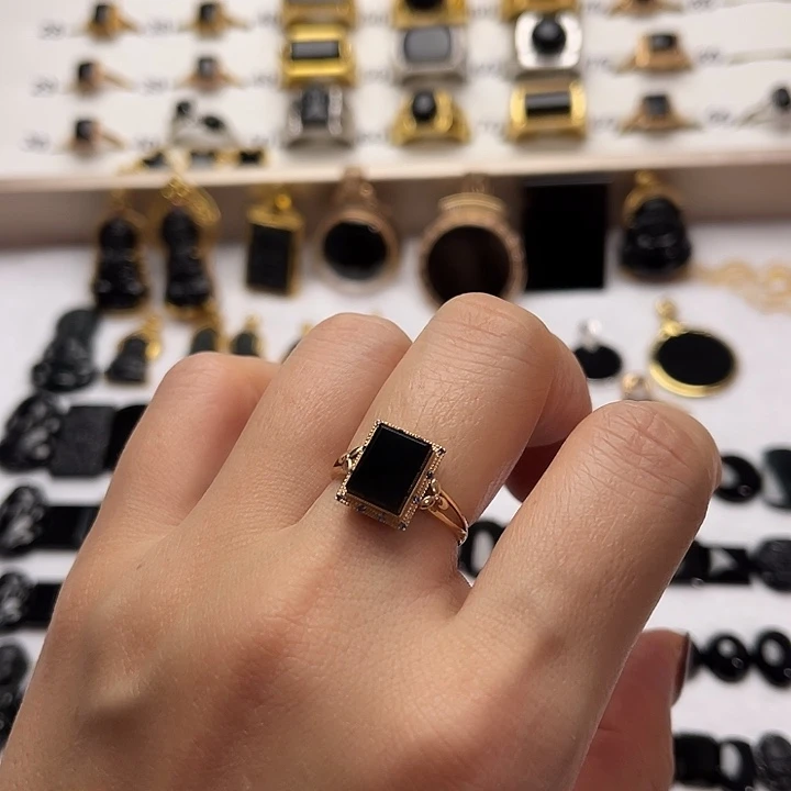 翡翠18K金镶嵌戒指翡翠