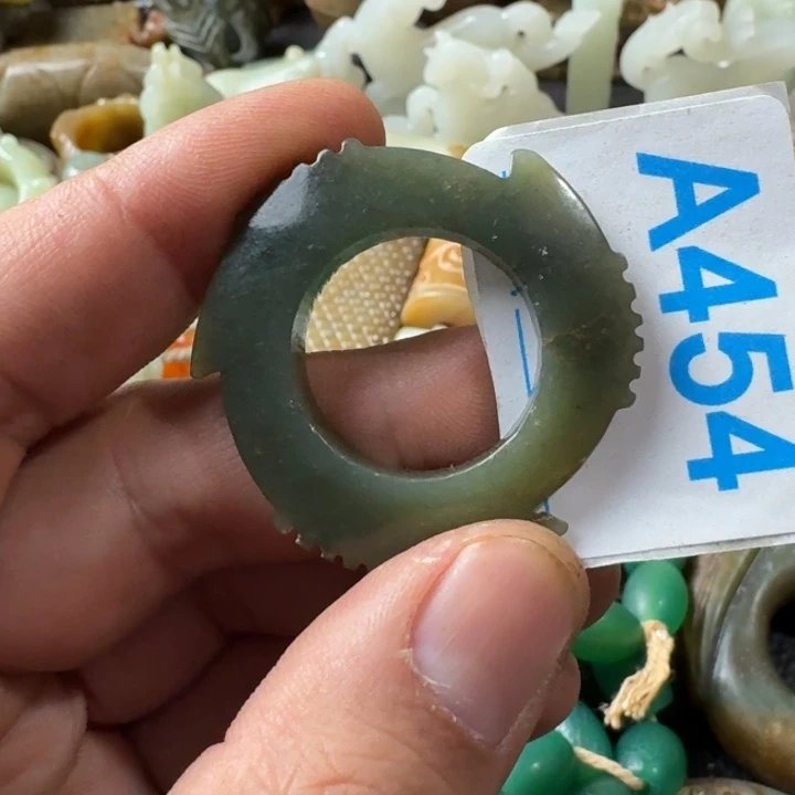 和田玉未镶嵌车挂