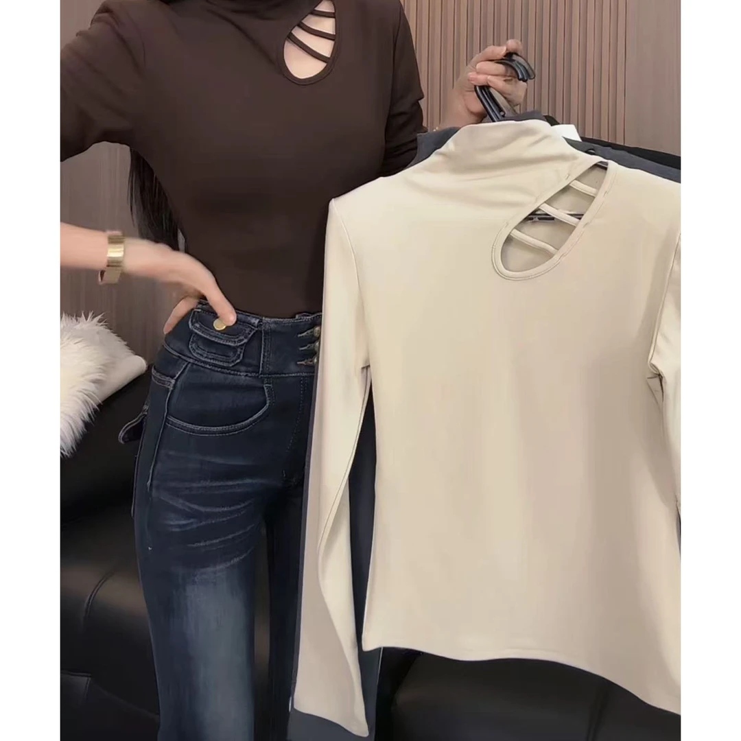 今年流行穿搭2025秋冬新款温柔风镂空修身显瘦休闲风纯色长袖上衣