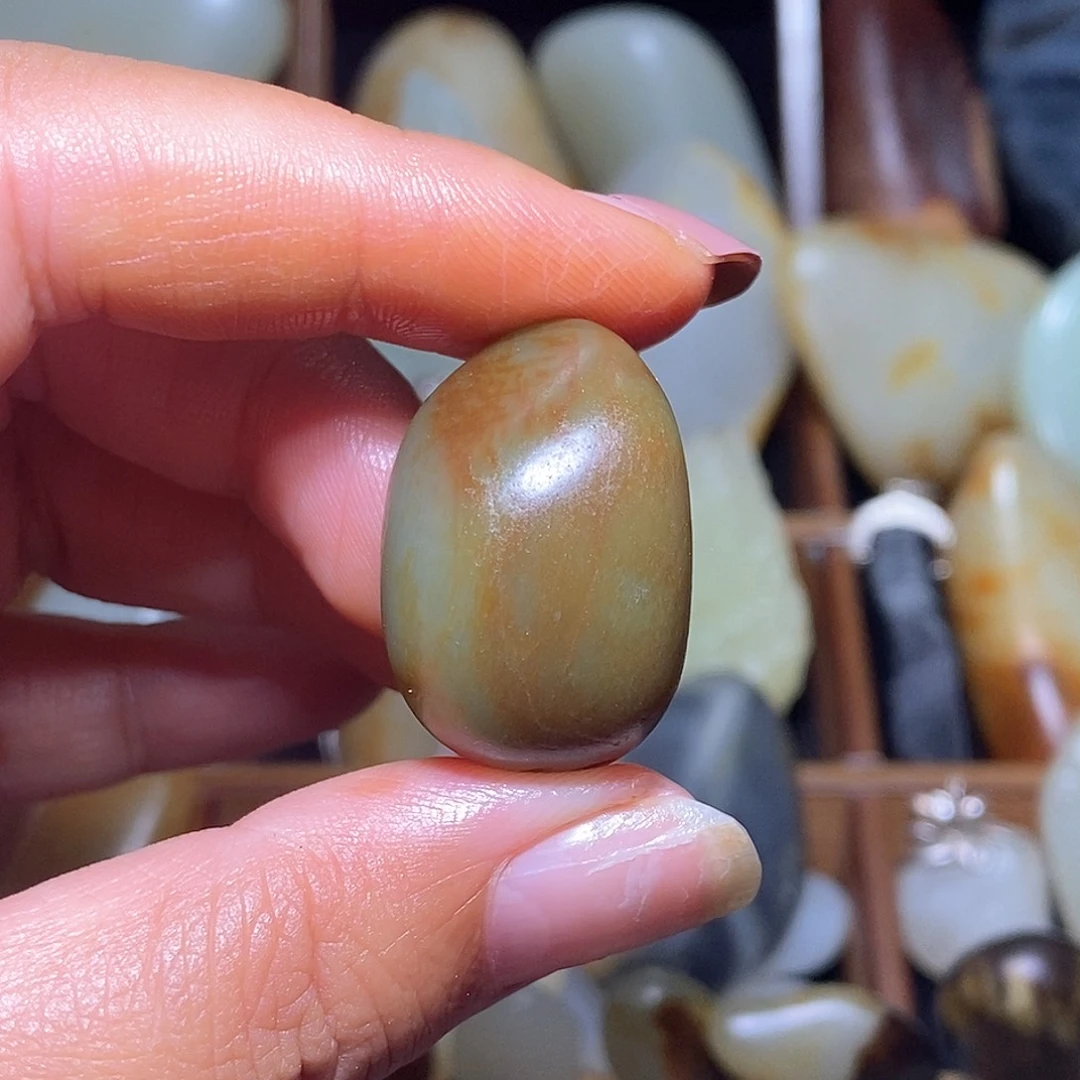 颈饰未镶嵌和田玉（子料）