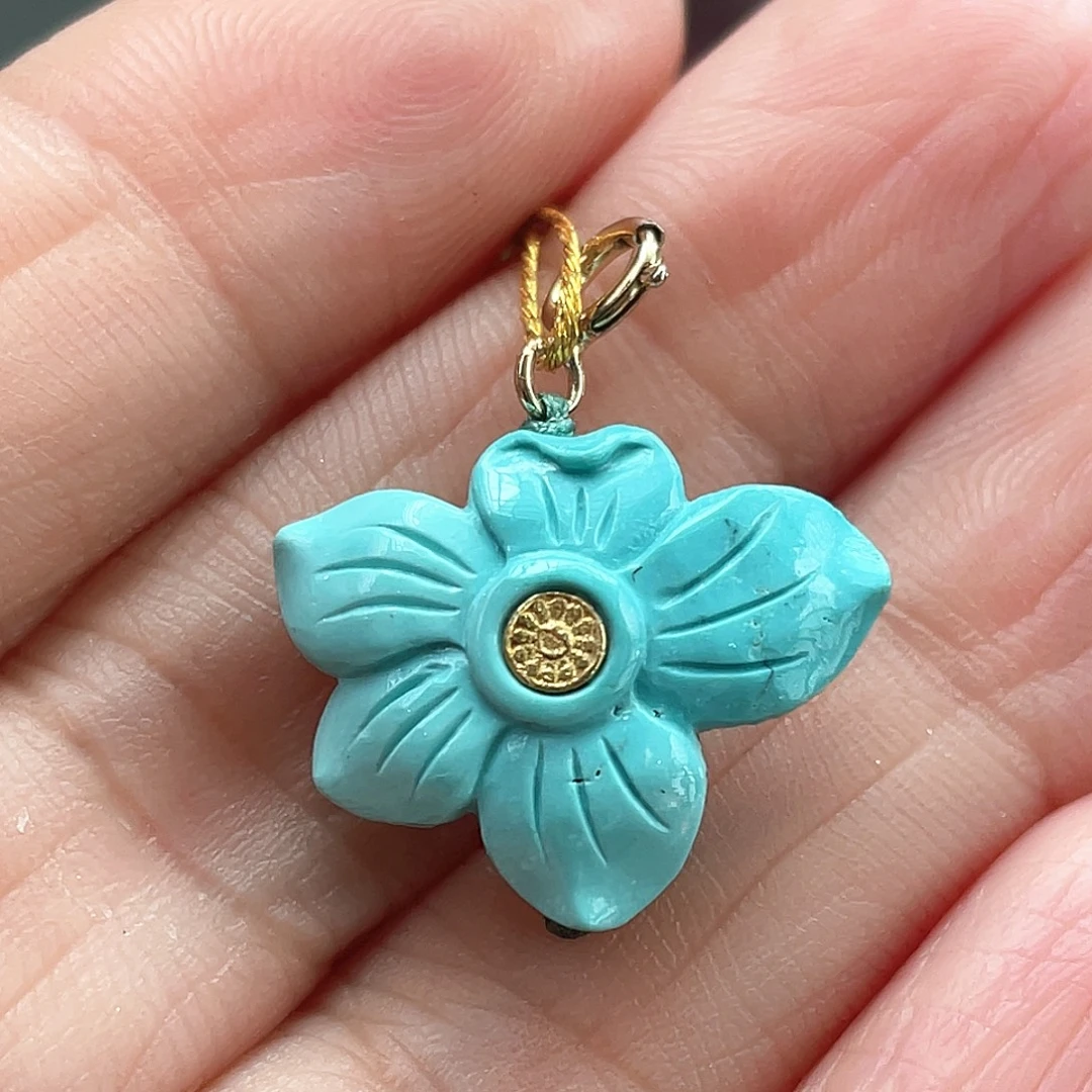 绿松石未镶嵌颈饰