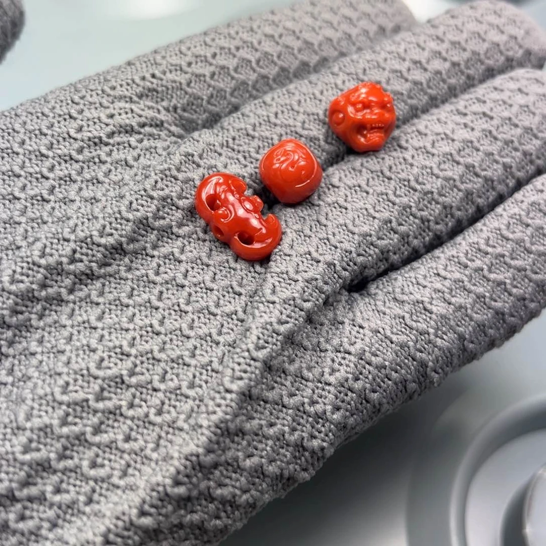 南红玛瑙兽面，蝙蝠未镶嵌东**聚