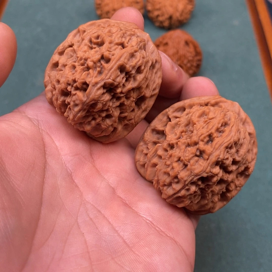 吊坠桃核全品卍字红皮