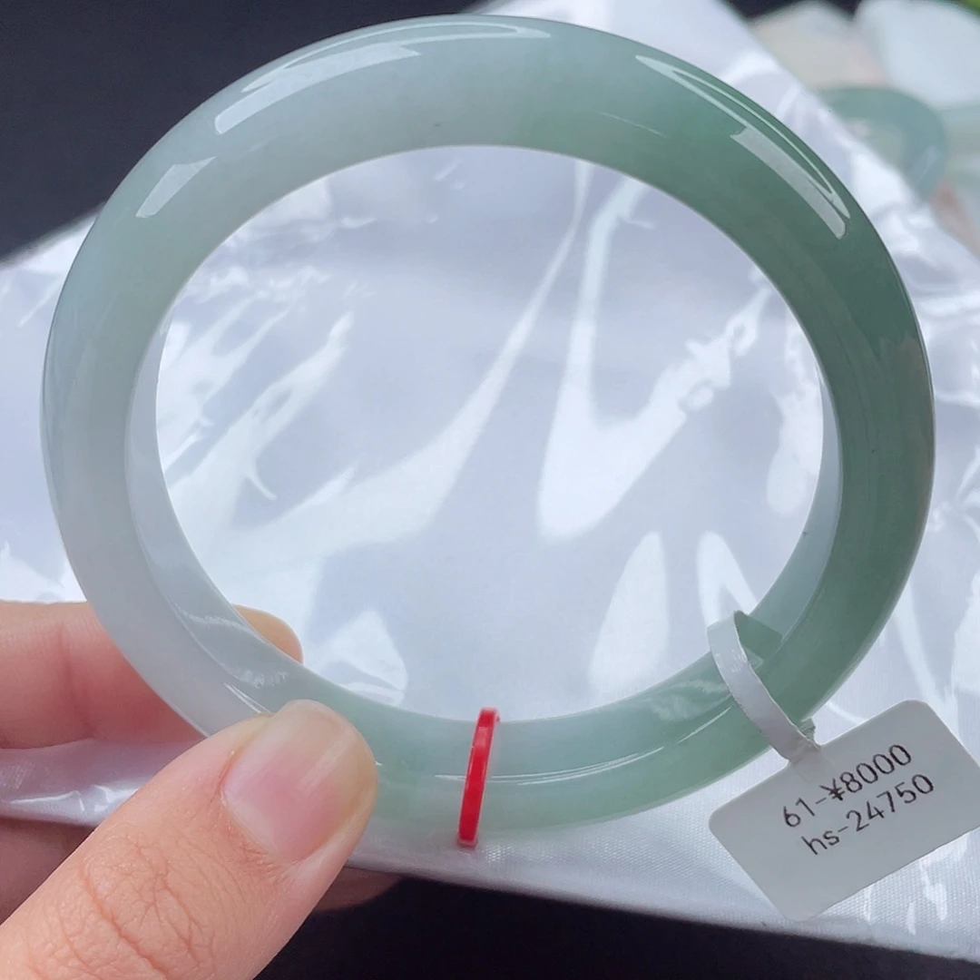 翡翠手镯未镶嵌61.6正圈