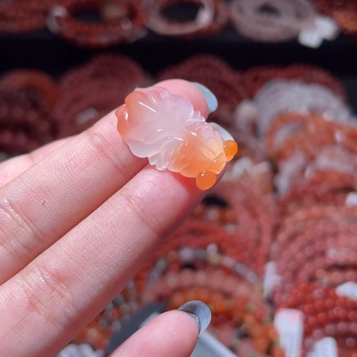 南红玛瑙未镶嵌金鱼2363打孔备注