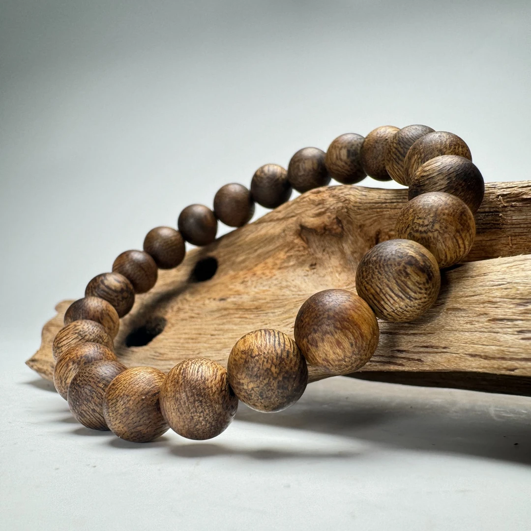 沉香海南沉香棋楠0.9规格圆珠单圈5克＋