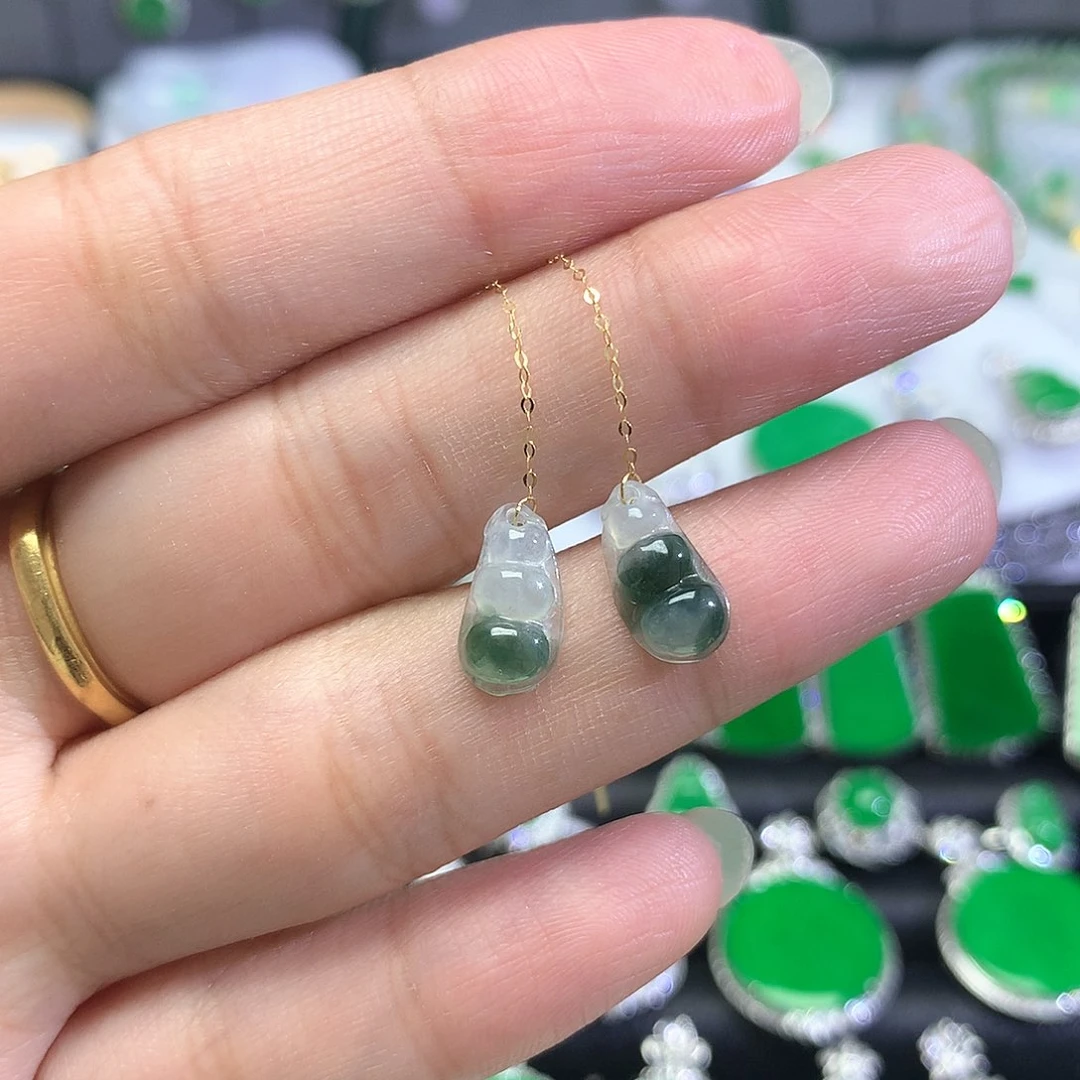 18K金镶嵌翡翠耳饰