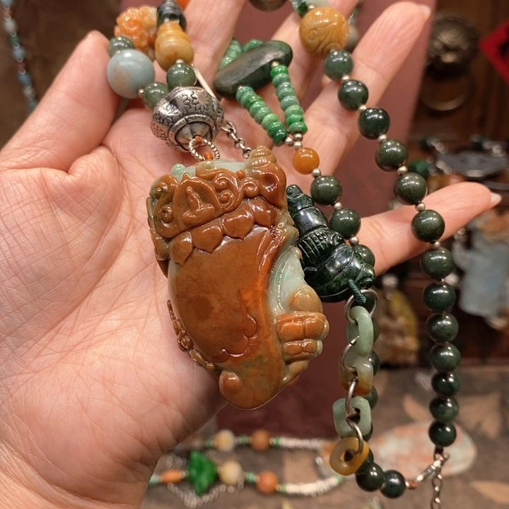 翡翠吊坠(赠链)未镶嵌