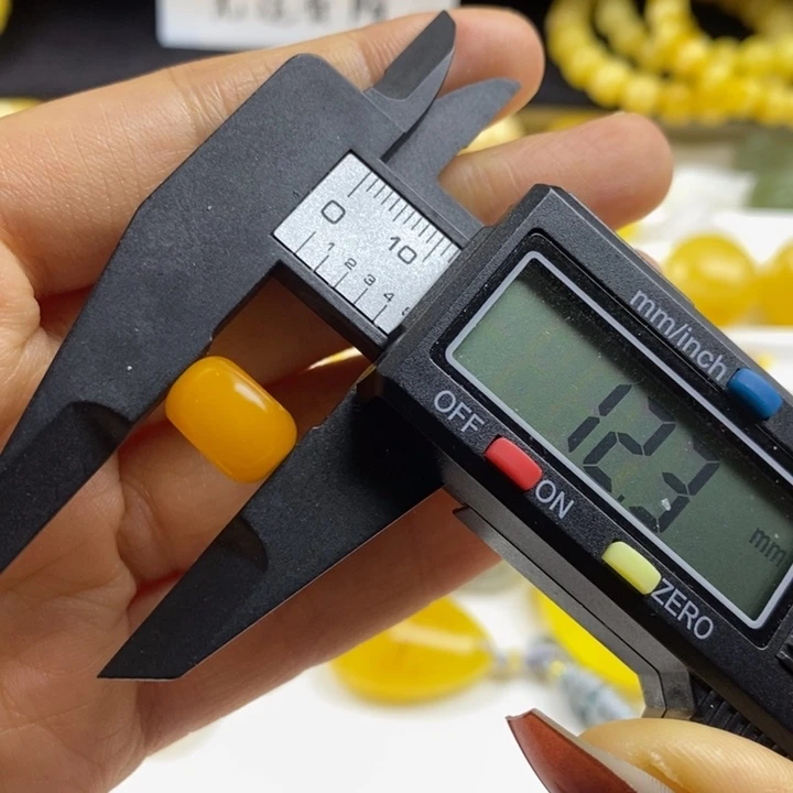 蜜蜡裸石未镶嵌瑕疵，平头